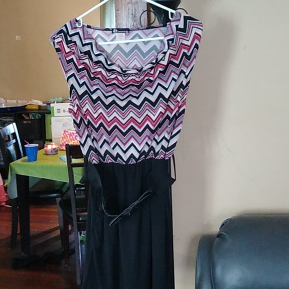 Dress - Picture 1 of 1